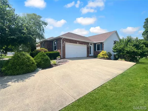 Glen Carbon, IL 62034,3 Crabapple LN