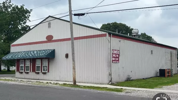 423 W Henry ST, Staunton, IL 62088