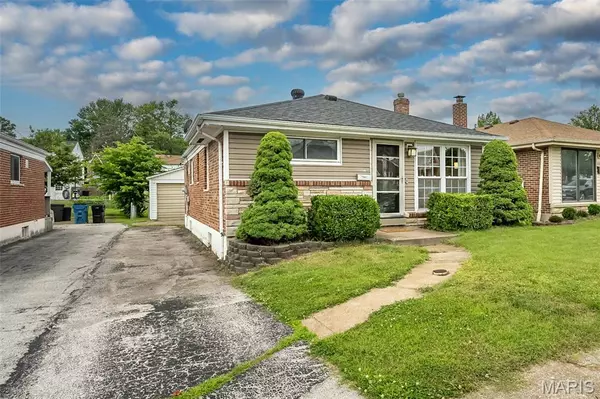 Affton, MO 63123,9327 Mackenzie RD