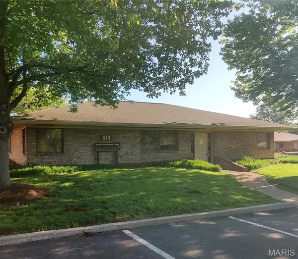 2900 Frank Scott Pkwy #9, Belleville, IL 62223