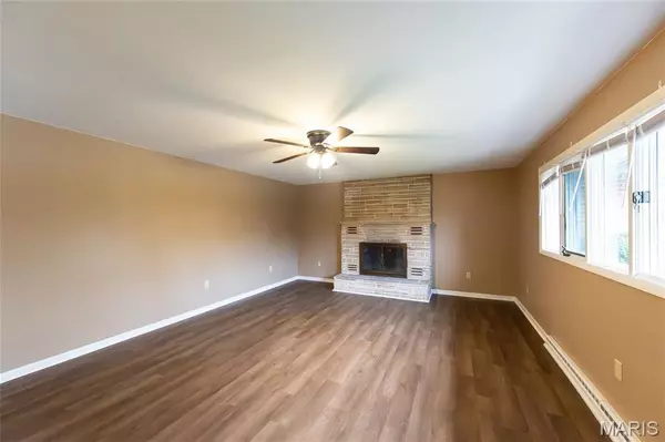 Rolla, MO 65401,21 McFarland DR