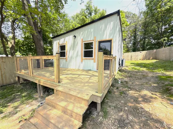 Crocker, MO 65452,109 Preston ST