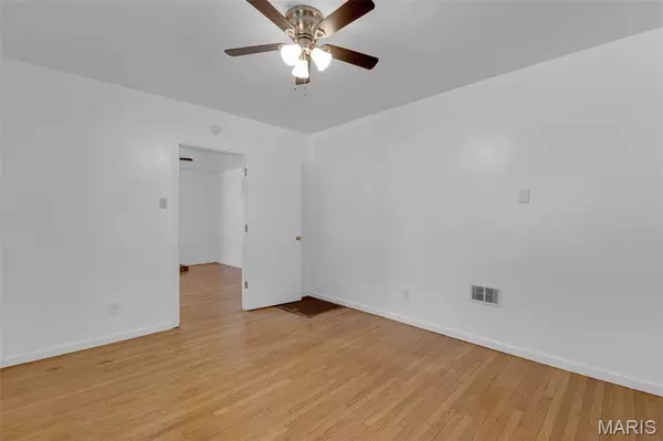 Overland, MO 63114,8838 Olden AVE