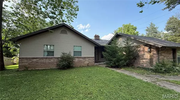 2033 Mapleleaf DR, Collinsville, IL 62234