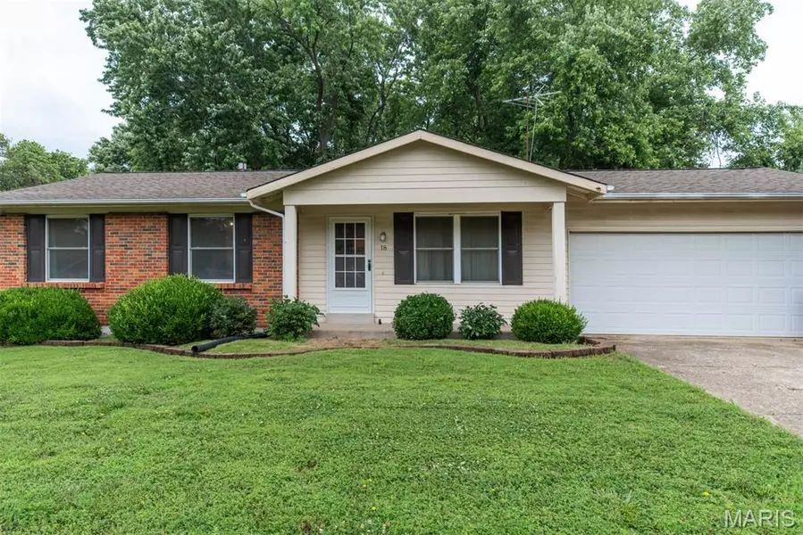 18 Novella DR, St Peters, MO 63376