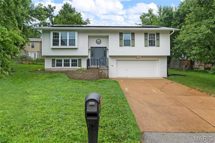 1727 Flamm RD, Imperial, MO 63052