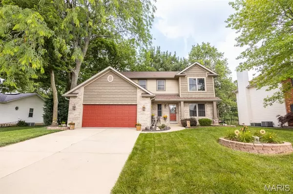 595 Chancellor DR, Edwardsville, IL 62025