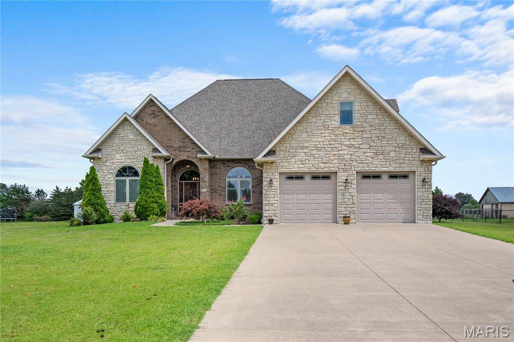 108 Jennings LN, Sikeston, MO 63801