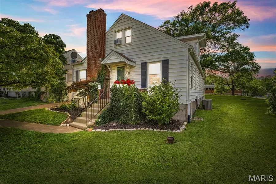 302 Donnelly ST, De Soto, MO 63020