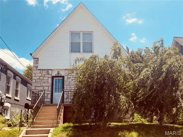 3216 S Big Bend BLVD, St Louis, MO 63143