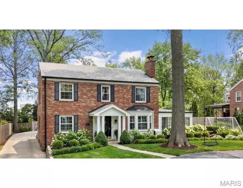 Ladue, MO 63132,46 Enfield RD