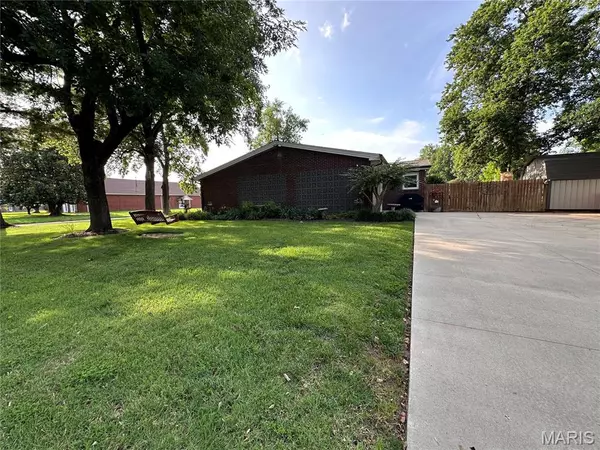 Sikeston, MO 63801,101 Winter DR