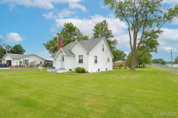Smithton, IL 62285,307 S Street