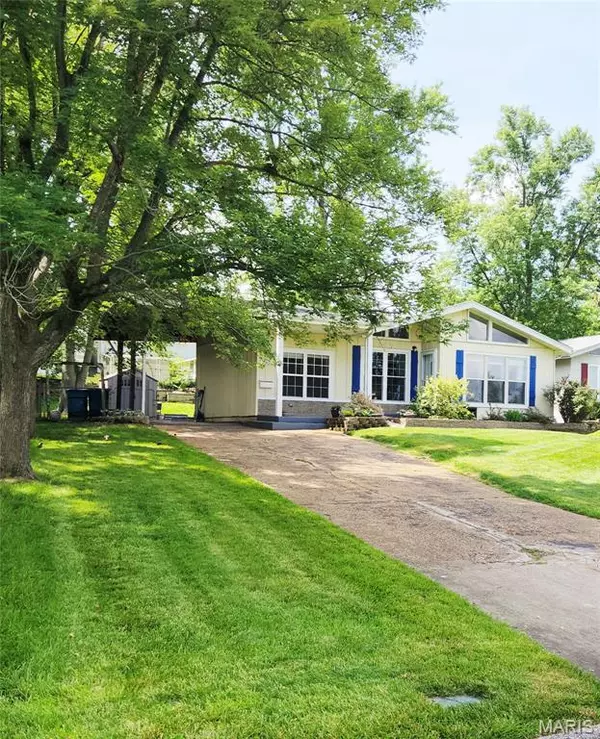 Ballwin, MO 63021,316 Lakeside DR