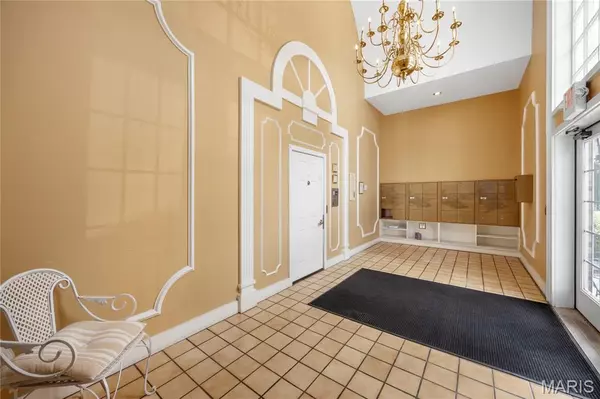 Ellisville, MO 63011,312 Clayton Crossing DR #304