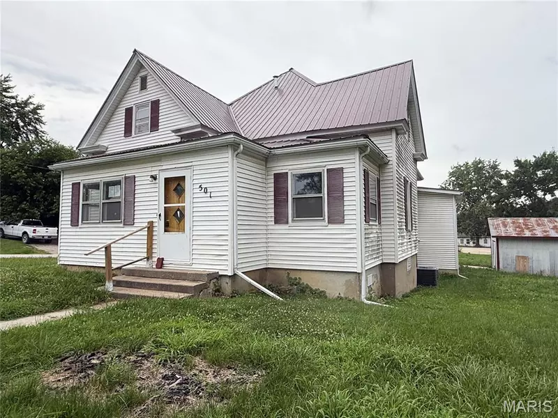 501 E 4th ST, New London, MO 63459
