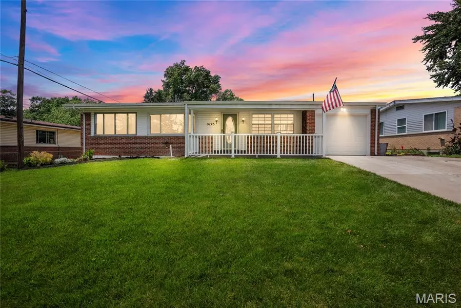 1625 Jodphur DR, Florissant, MO 63033