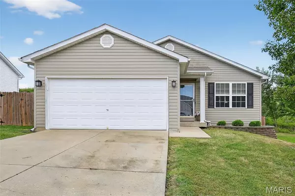 490 Sandra WAY, Winfield, MO 63389