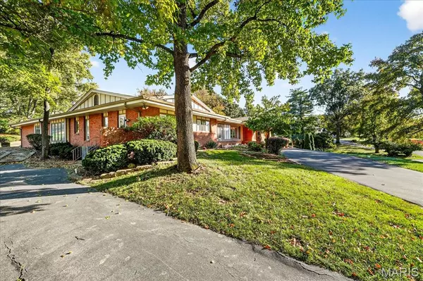 Ballwin, MO 63011,72 Meadowbrook Country Club Estates