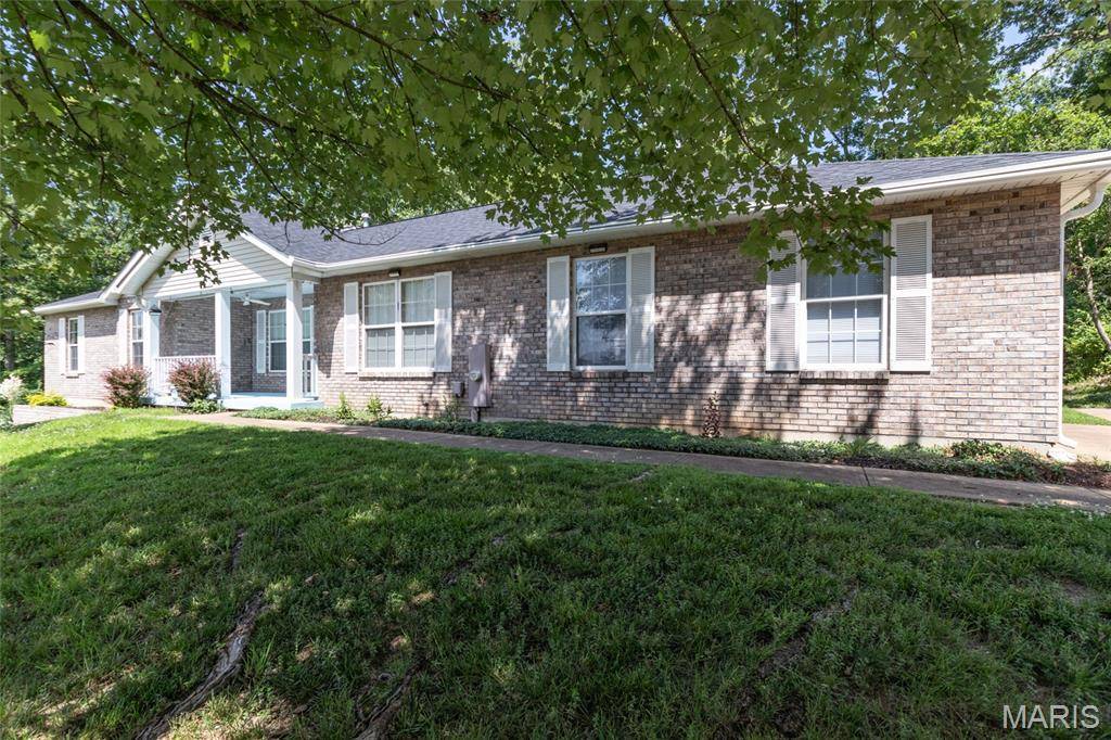 3737 Highland Trace CT, Byrnes Mill, MO 63051
