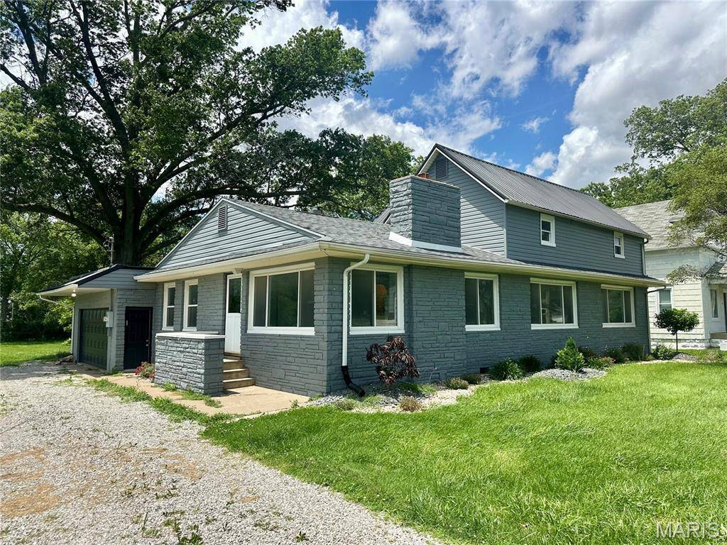165 S Park ST, Hoyleton, IL 62803