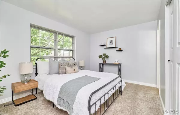 Maryland Heights, MO 63043,2274 Westglen Park DR