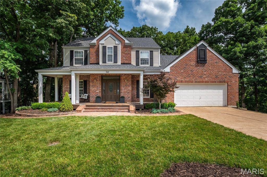 742 Arbor Ridge CT, Ballwin, MO 63021