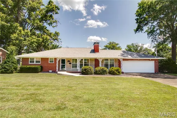 4401 Wedgewood DR, Alton, IL 62002
