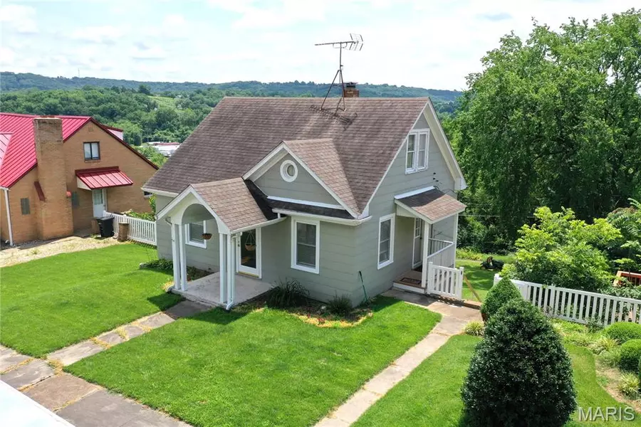 224 W 4th ST, Hermann, MO 65041
