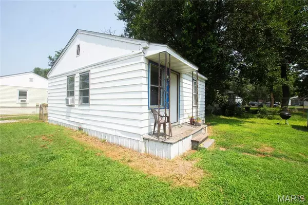 East Alton, IL 62024,412 Wood River AVE