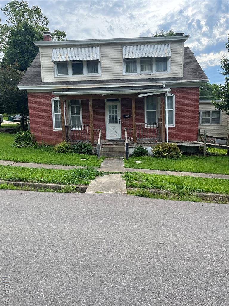 121 N 13th ST, Louisiana, MO 63353