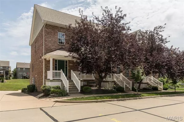 2514 S Larksong DR, Grover, MO 63040