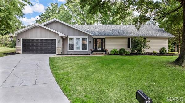 8 Rheims CT, Lake St Louis, MO 63367