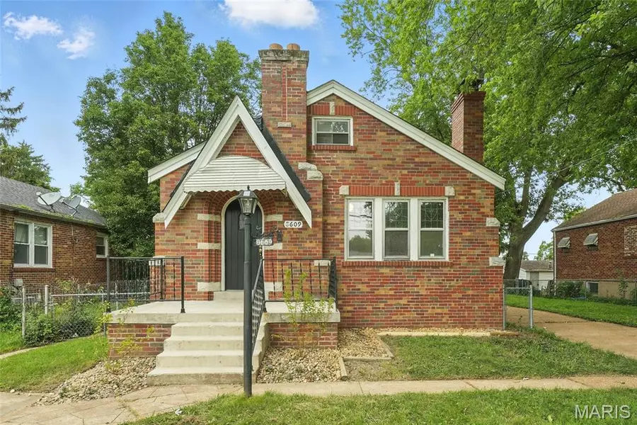 8609 Engler AVE, St Louis, MO 63114