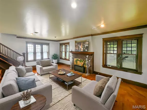 St Louis, MO 63121,3634 Oakdale AVE