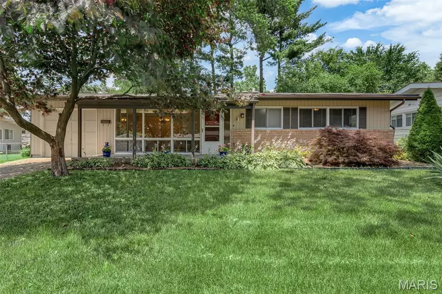 2265 Brook DR, Florissant, MO 63033