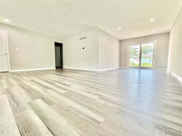 Godfrey, IL 62035,820 Southmoor PL