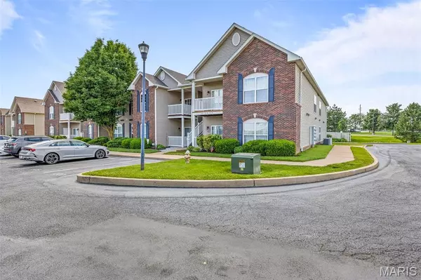 St Louis, MO 63129,6401 Brookfield Court DR #105