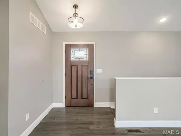 Aviston, IL 62216,900 W 1st ST