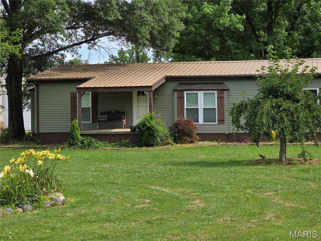 402 Il Route 143, Pocahontas, IL 62275