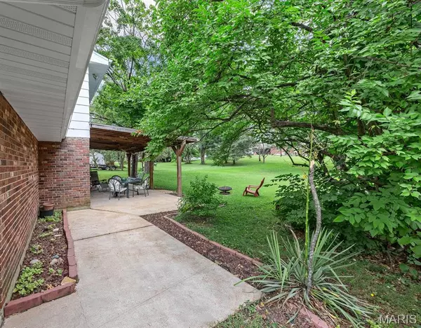 St Louis, MO 63128,12015 Charwick DR