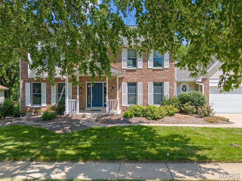 15747 Cedarmill DR, Chesterfield, MO 63017