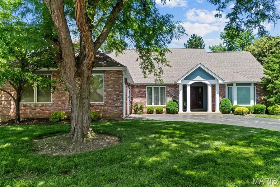 730 Cedar Field CT, Town And Country, MO 63017