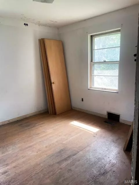 Bellefontaine Nghbrs, MO 63137,9980 Northampton DR