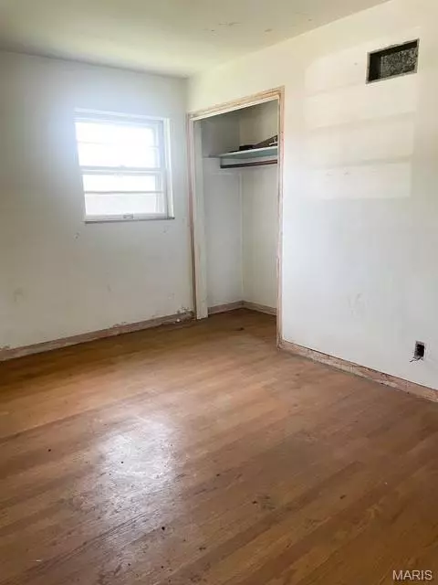 Bellefontaine Nghbrs, MO 63137,9980 Northampton DR