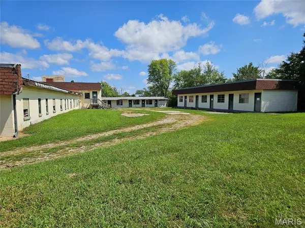 2420 S Service RD E, Sullivan, MO 63080