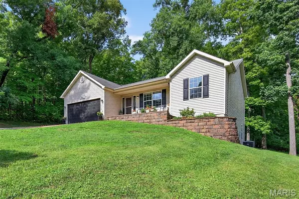 3941 Valley View DR, Byrnes Mill, MO 63051