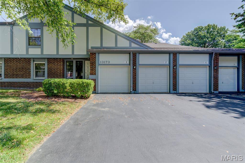 13173 Royal Pines DR #8, Maryland Heights, MO 63146