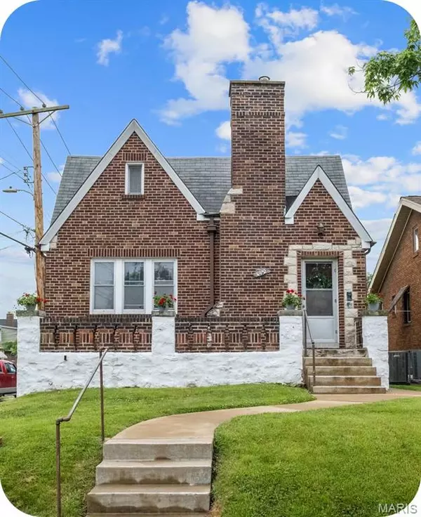 4932 Fairview AVE,  St Louis,  MO 63139