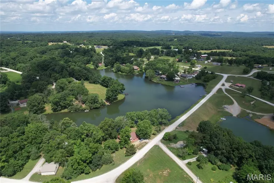 6760 Point CT, Ste Genevieve, MO 63645